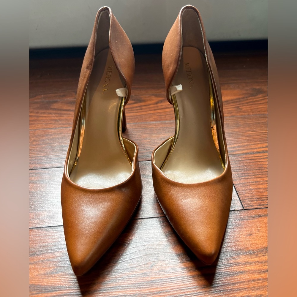 Brand: Merona Color: tan brown Size:8